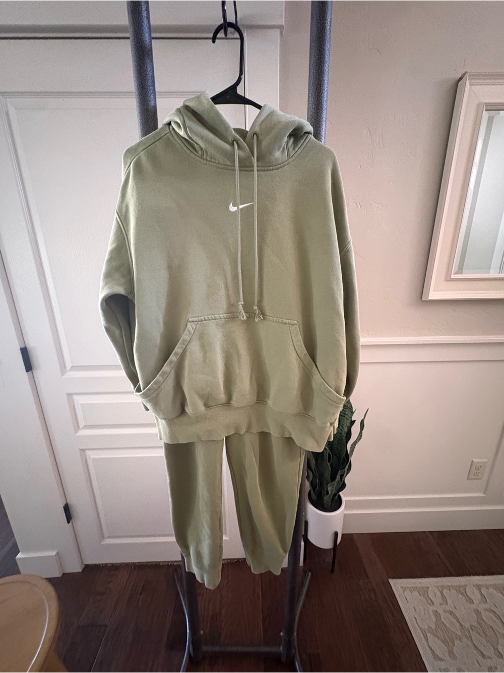 Nike matching set phoenix fleece in color alligator/sail both small